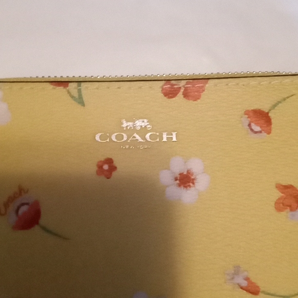 Coach Wristlets... Last one!!!!! - Picture 3 of 9
